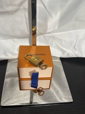 Louis Vuitton Gold Padlock & Key #301